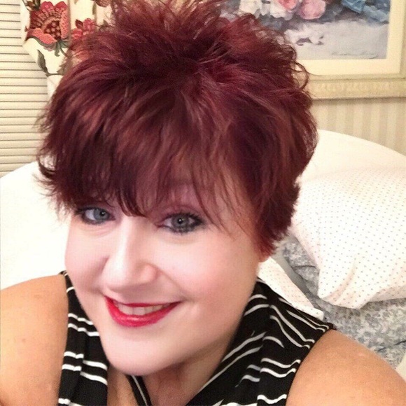 Meet your Posher, Vallerie - Picture 2 of 3